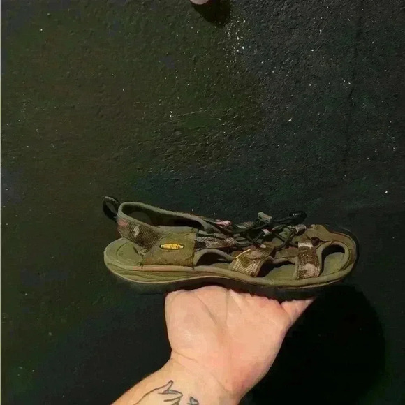 Kids Keen Brown Green Camo Sandals Size 6 - Picture 2 of 8
